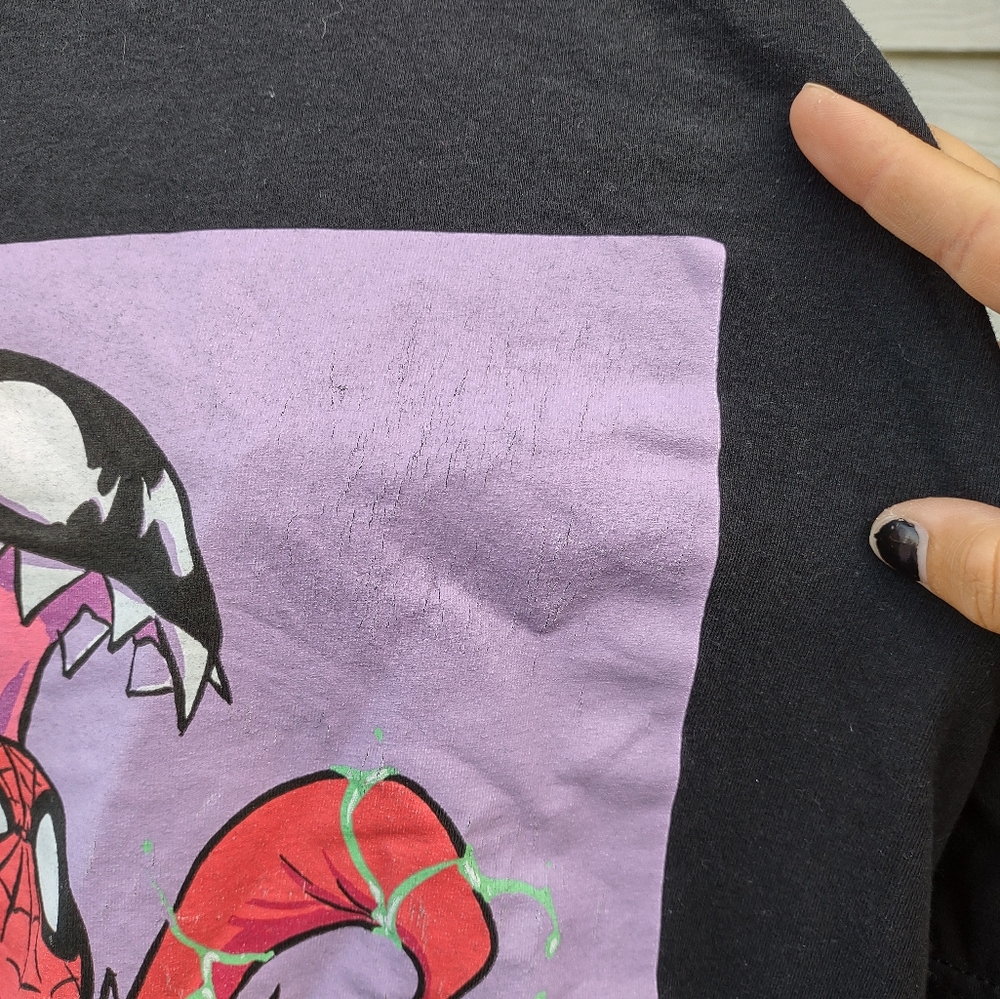 2/$10 Spiderman X Venom Graphic Tee Size Large - Picture 3 of 6